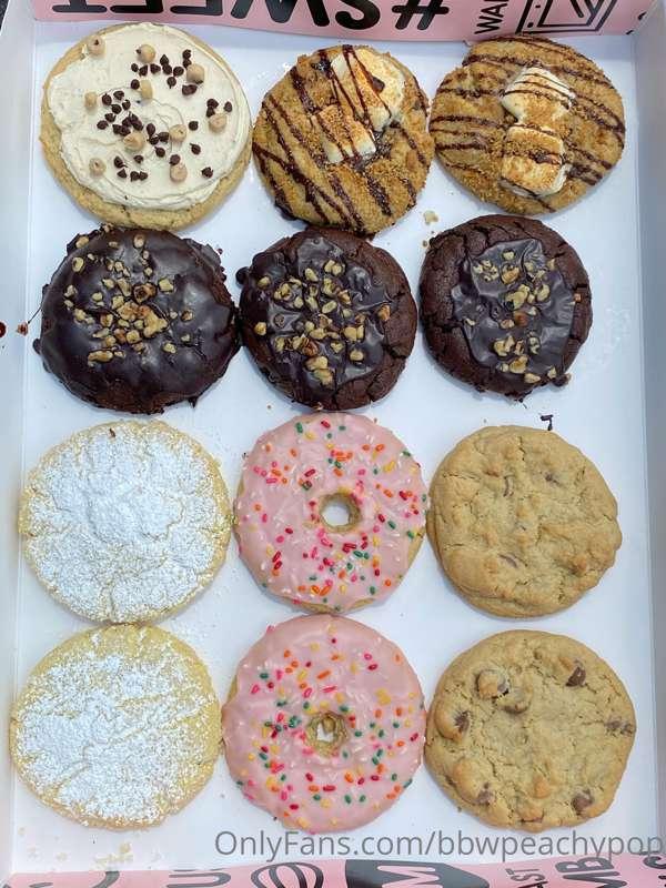 6,500 calories worth of the best cookies I’ve ever had that ..