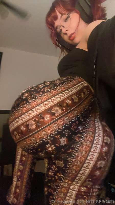 These forbidden pants make my ass look AMAZING omg… 😩

I mig..