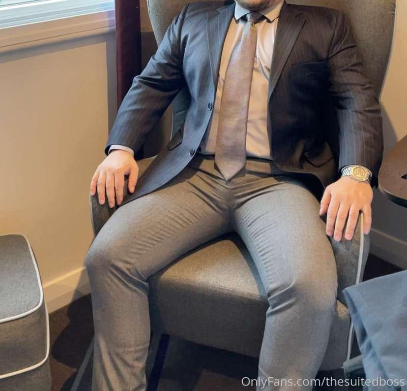 thesuitedboss image #0