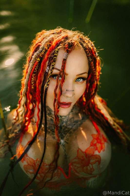 Scroll—> to see more from this rad photo shoot 🤗