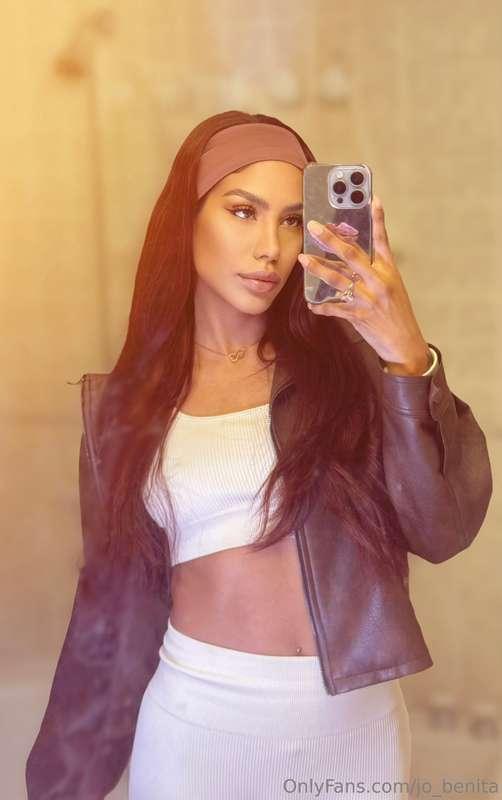 jo_benita main image