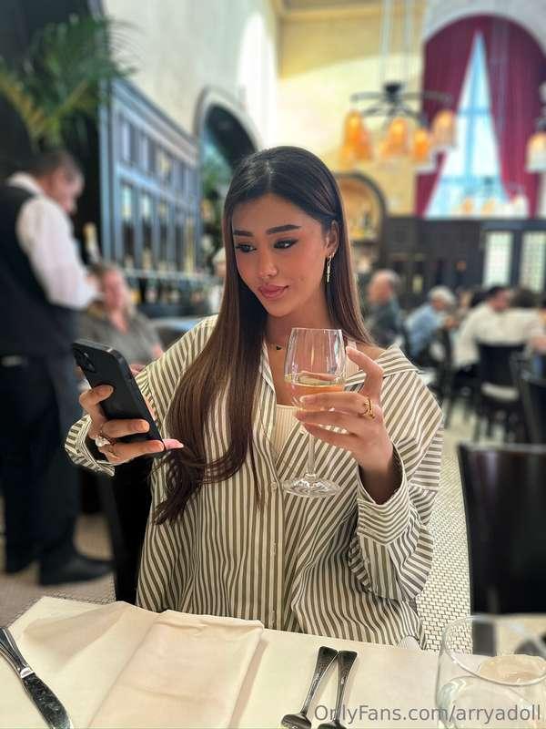 Feelin' fine, sippin' wine 🍷🥰
