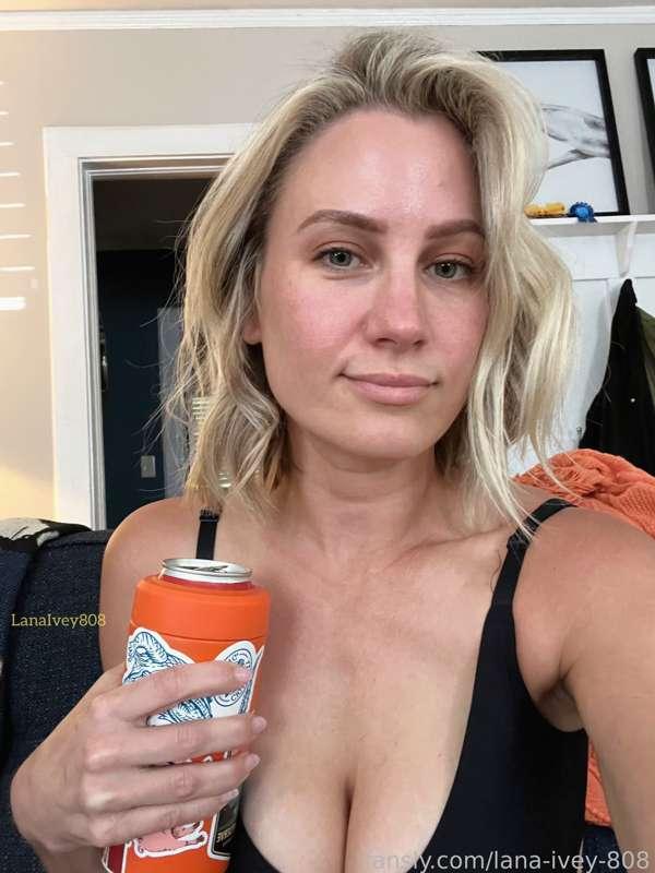 For those who enjoy beer, what’s your favorite kind of beer or brewery?  I like sours alot. 🥰



#free #selfie
