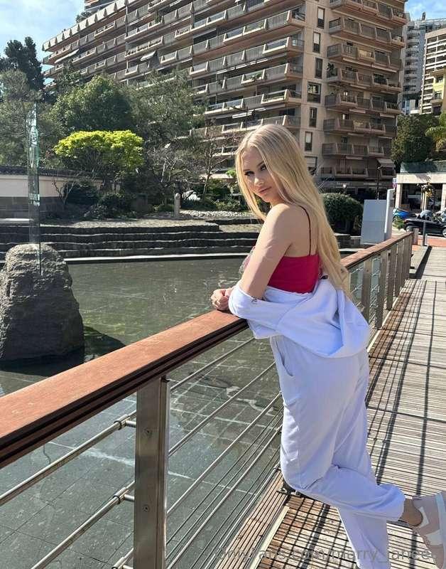 Charity even in the little things!🤤💕

Recently, like all gir..