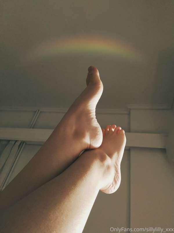I love taking feet pics soooo much