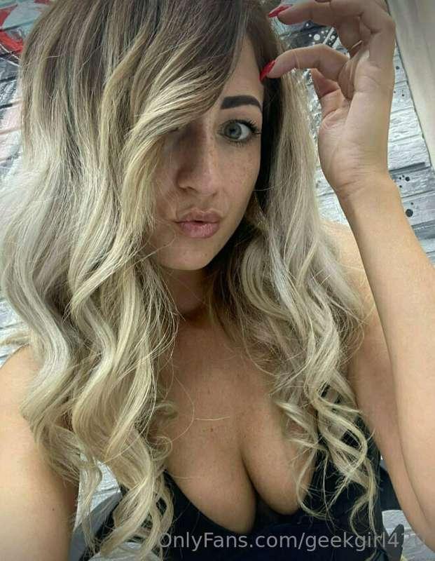 ## ❤️ @sherry_babyy ❤️
I'D LIKE TO LEAN ON YOUR COCK 😘 
💋 FR..