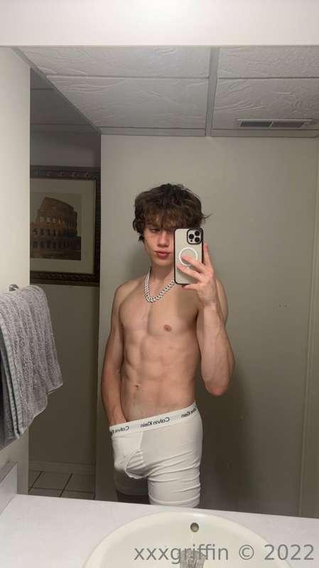 Just posted my first sextape go watch it 😤