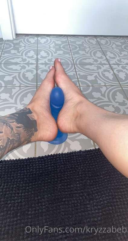 Hopefully some b/g, blowjob, footjob, content to come next w..