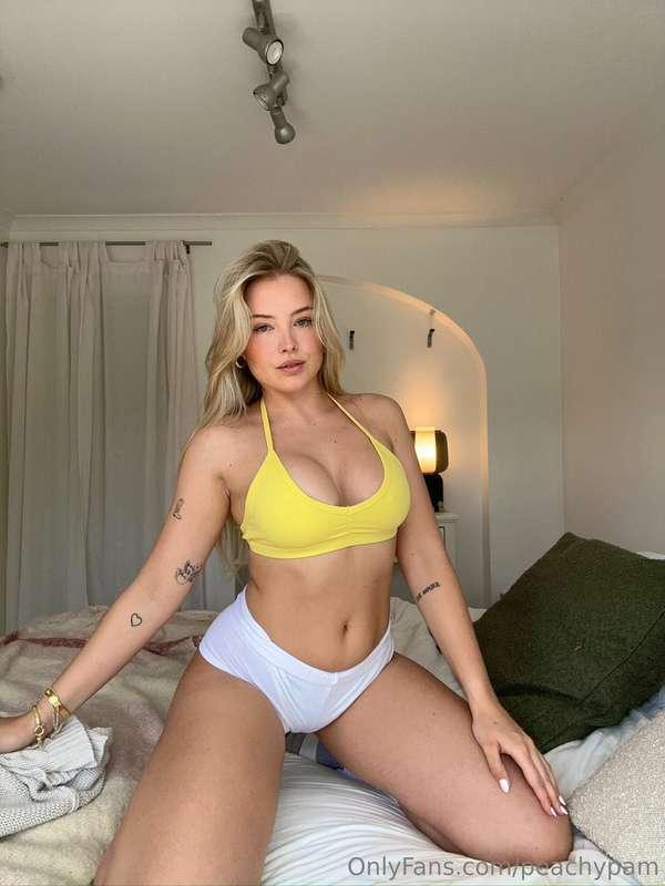 the color yellow🤝me