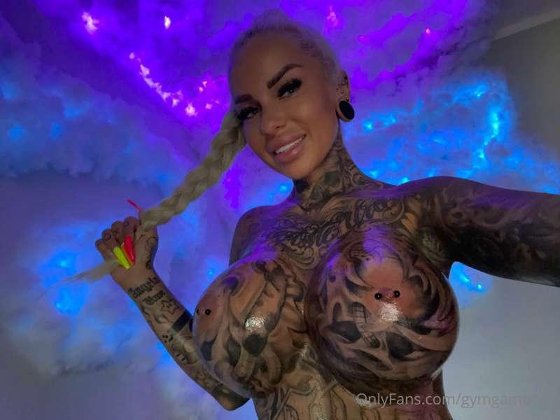 💦 did u see my new cock ride video under my clouds 👀? Look i..