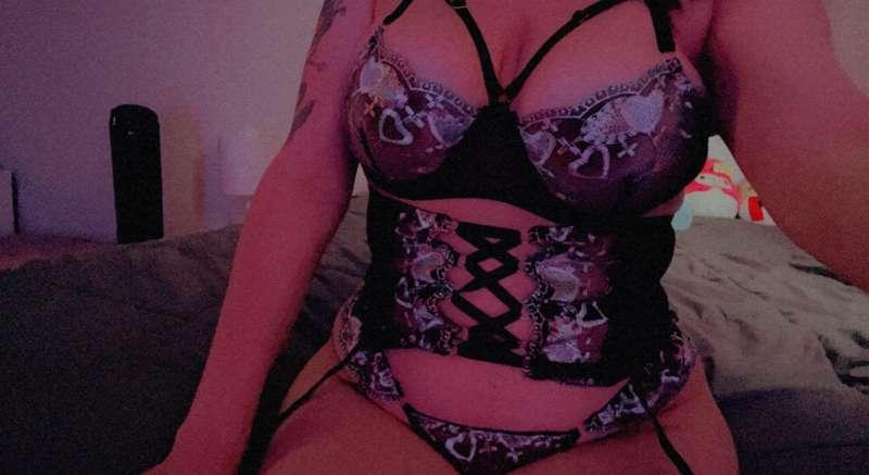 what are u getting me tomorrow for valentine’s day? 🥺