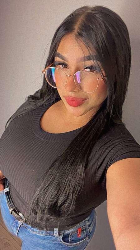 Chubby, single and horny haha🙈