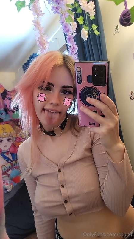New hair 🩷 🤎 Like this post if you like anime