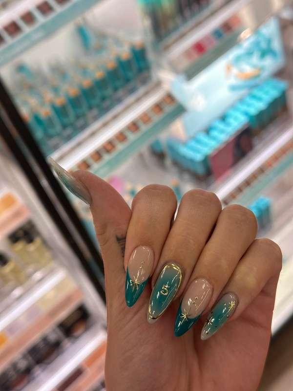 send me a lil tip so i can get my nails done ;)