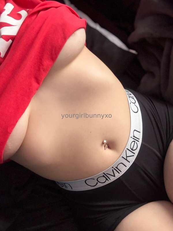 Goodmorning☀️ slept great, woke up super horny lol! Would lo..