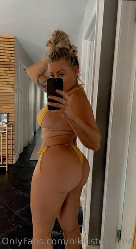 Bathing suits are my daily attire😍