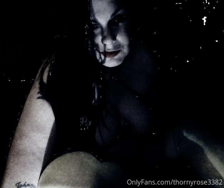 Smoking & Chillin... Feeling Like Poison Ivy <3