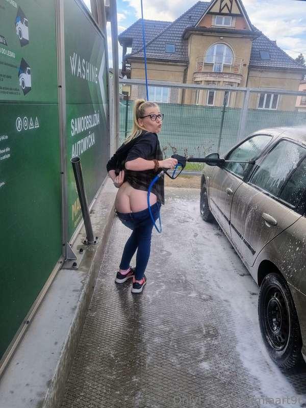 we have nice weather here, so I washed the car =)