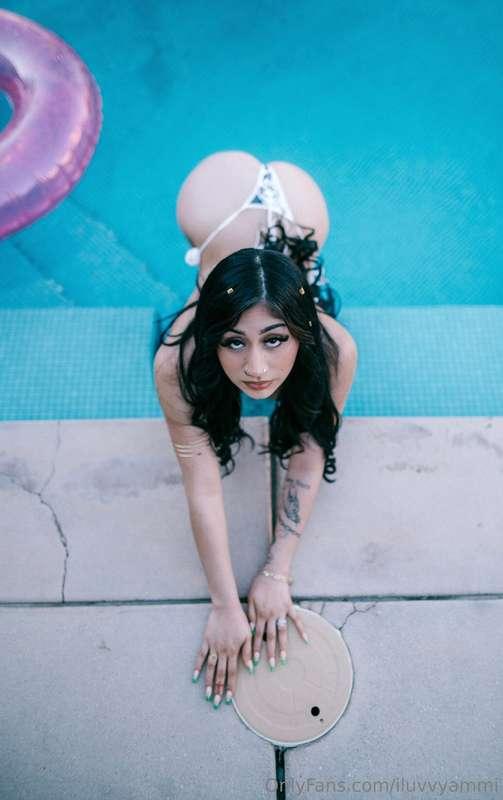 😜