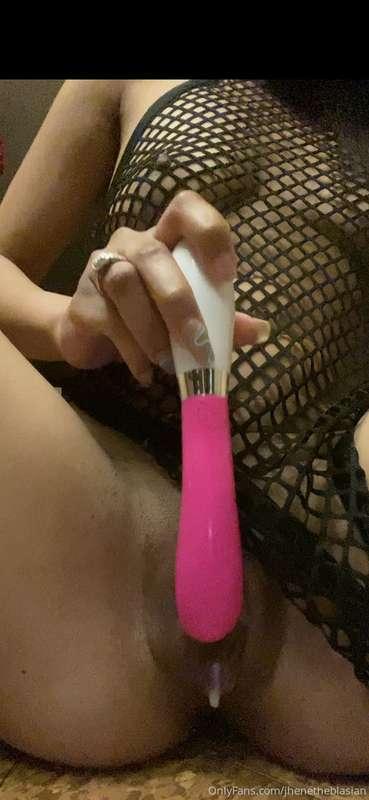 Watch my tight pussy cream all over 💦  Message me for the re..