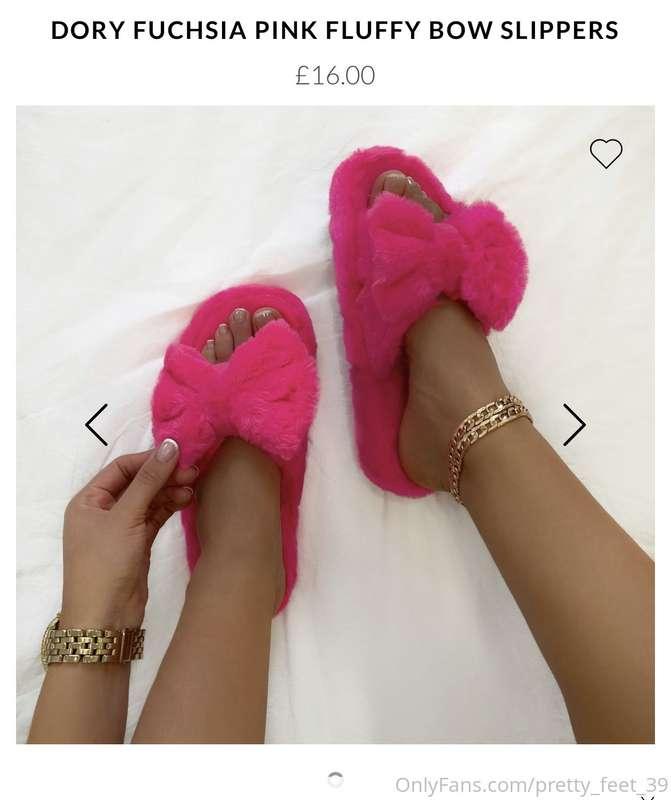 Baby it’s cold outside, I don’t like when my feet are cold😩w..