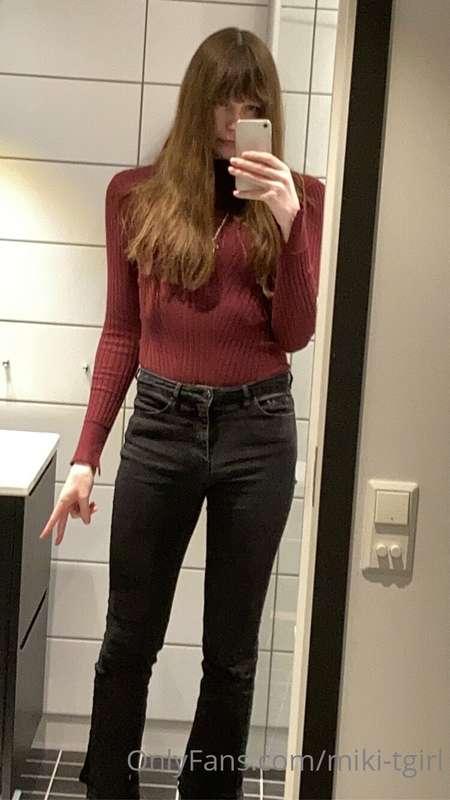 It’s winter time, comfy sweaters and warm clothes are import..