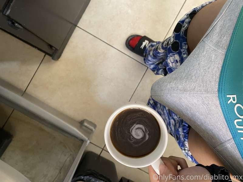 Sunday morning and coffee 💦☕️