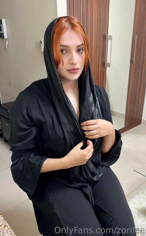 Swipe to open my abaya