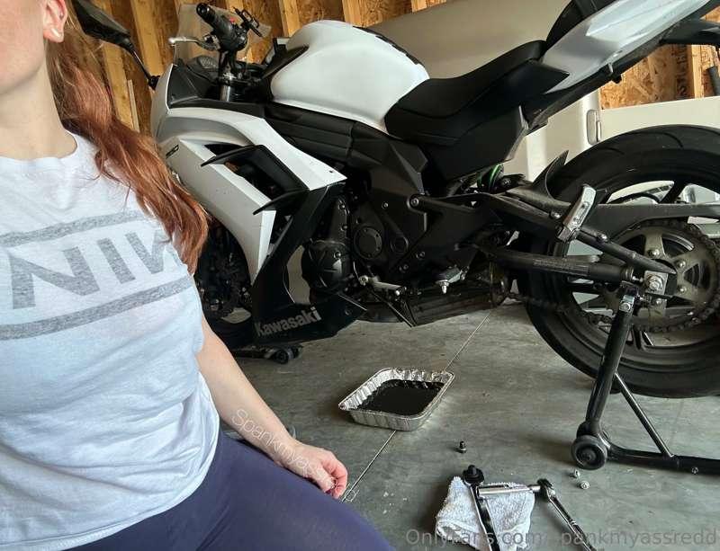 Changed the oil in my motorcycle today, hope you like dirty ..