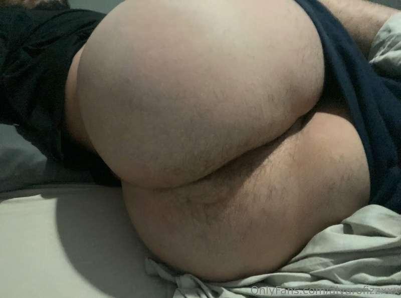 Pov: te quedas a dormir conmigo y me bajas el pantalón en pl..