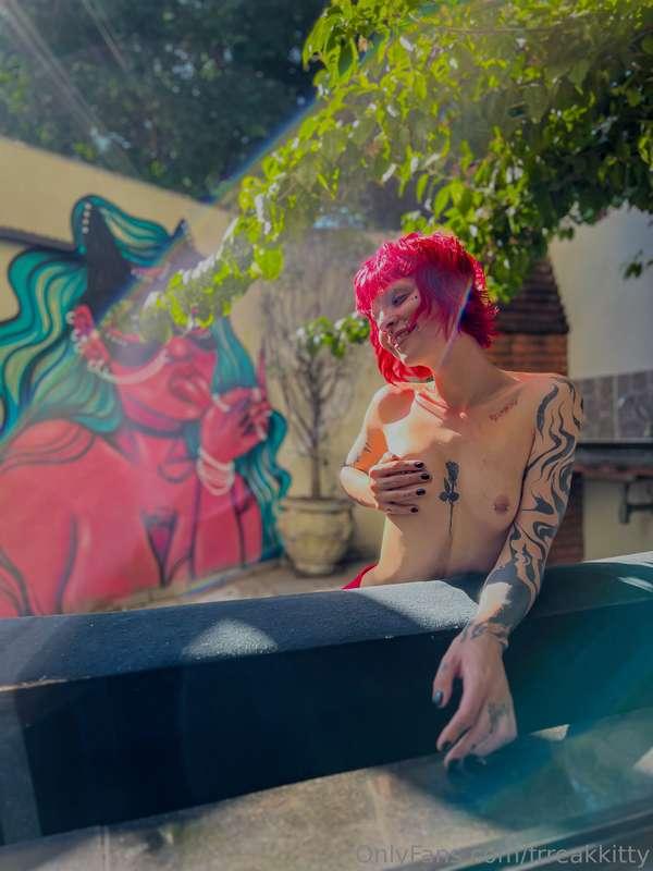 Hot summer days, rock and roll ☀️ PH: @gsxxxv ♡⁠˖⁠꒰⁠ᵕ⁠༚⁠ᵕ⁠⑅⁠..