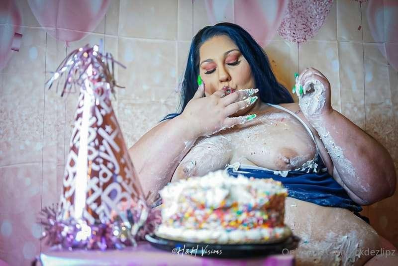 My birthday is 5/14, don’t forget to send me a gift 🥰