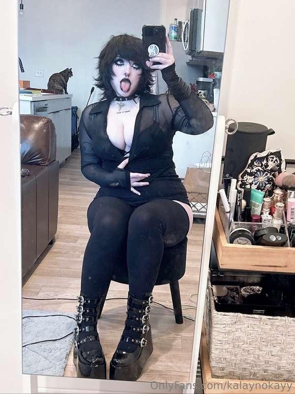 Titties & Kitties 🐈‍⬛