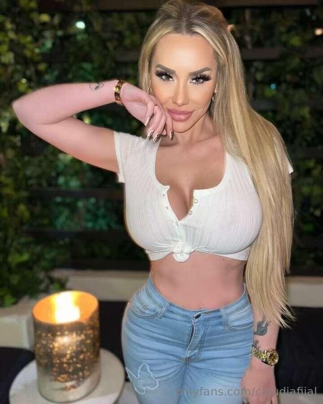 👑👑👑