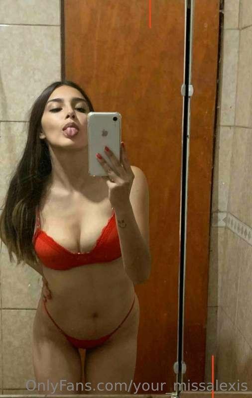 Hi honey, I'm @anne_28 and I'm available to fulfill your hot..