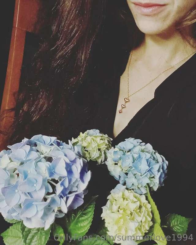 Not only does he treat me right..he spoils me too 😊🥰 Happy l..