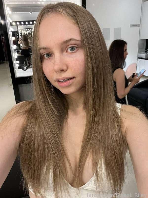 
Love how my hair look here 🫦 


#fyp #roleplay #videocall #blondie #fetish #kinky 
