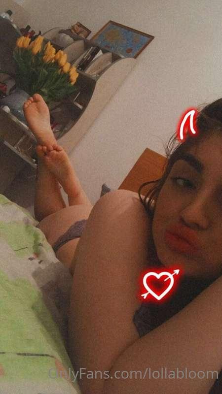 𝒂𝒄𝒄𝒐𝒓𝒅𝒊𝒏𝒈 𝒕𝒐 𝒔𝒕𝒂𝒕𝒊𝒔𝒕𝒊𝒄𝒔, 𝟕𝟓% 𝒐𝒇 𝒎𝒆𝒏 𝒍𝒐𝒗𝒆 𝒘𝒐𝒎𝒆𝒏'𝒔 𝒍𝒆𝒈𝒔

𝑾𝒉𝒂𝒕 ..