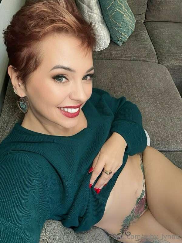 **Sneaky sneaky** 😘 *Do you like the view?* ***Comment on th..