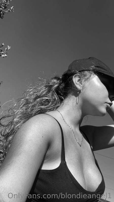 B&W 🖤