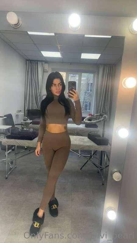 How do you like my new fitness suit? In the gym, all attenti..