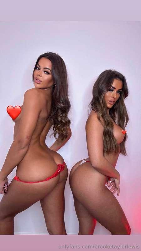 Do you prefer our asses better? @bb18xo