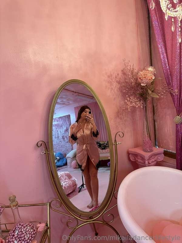 DM me if you’d be cuddled up with me right now