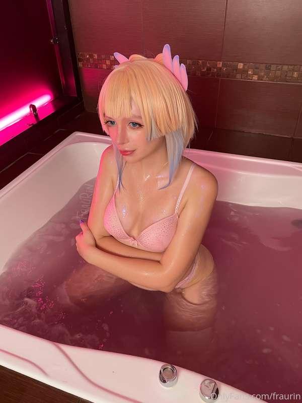 Watching those photos and now I wanna sit in a warm bath aga..