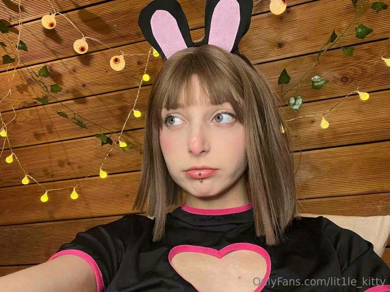 Do you like my new mouse outfit?)
If you want to see more co..