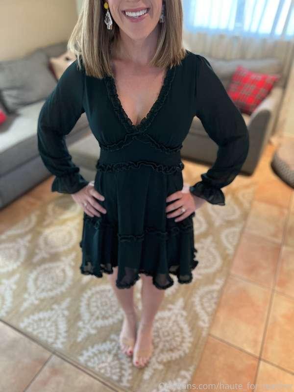 How’s the outfit for the Eve look?? 😈😈