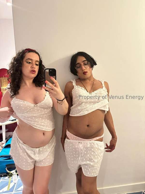 My bestie and I had such a fun time in Ibiza 🥹😍 How do we lo..
