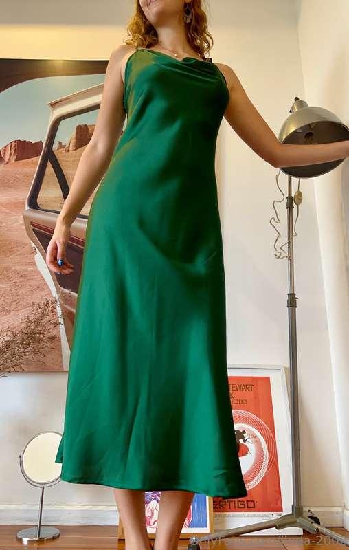 swipe to stay classy 💅
