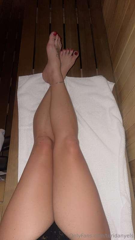 Open ONLY if you want to see my hot sweaty dripping big sole..