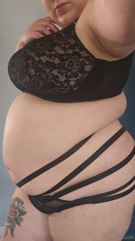 A very strappy shoot before I went off to the buffet... Oh, ..